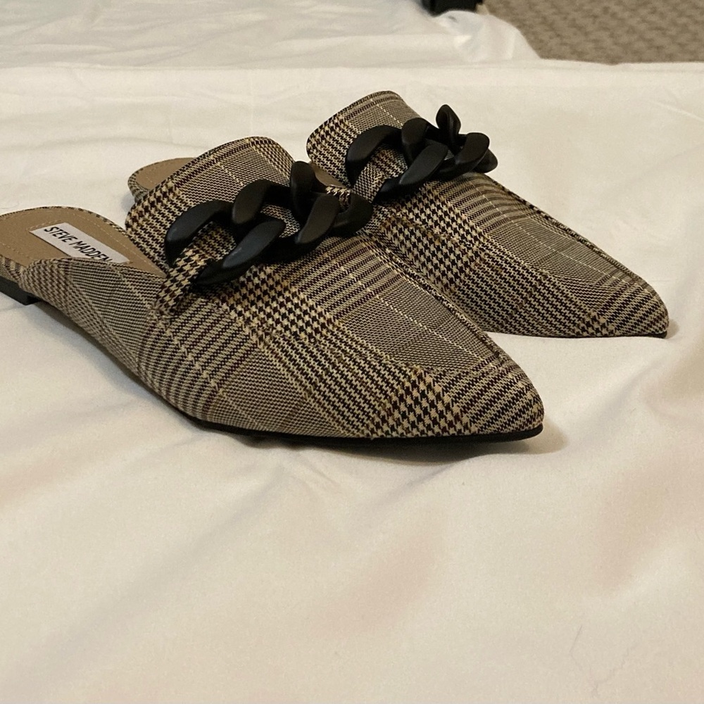 Steve Madden Checkered Mules in Brown and Black